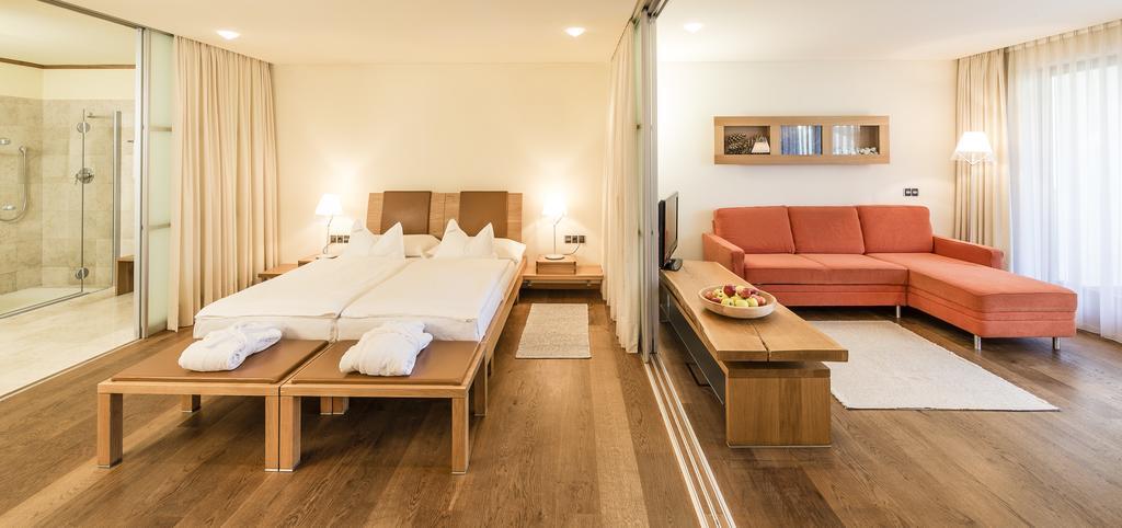 Schgaguler Hotel กัสเตลรอตโต ภายนอก รูปภาพ