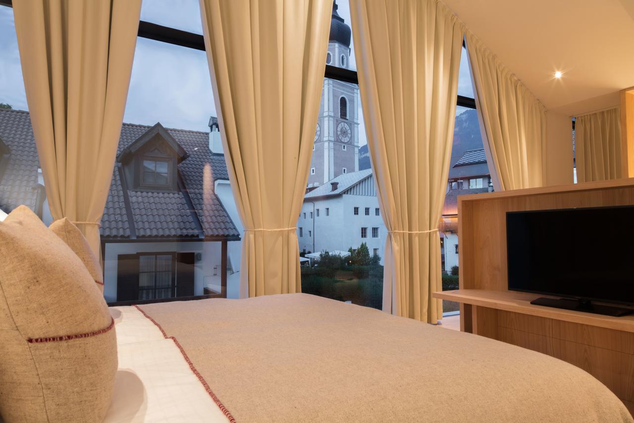 Schgaguler Hotel กัสเตลรอตโต ภายนอก รูปภาพ